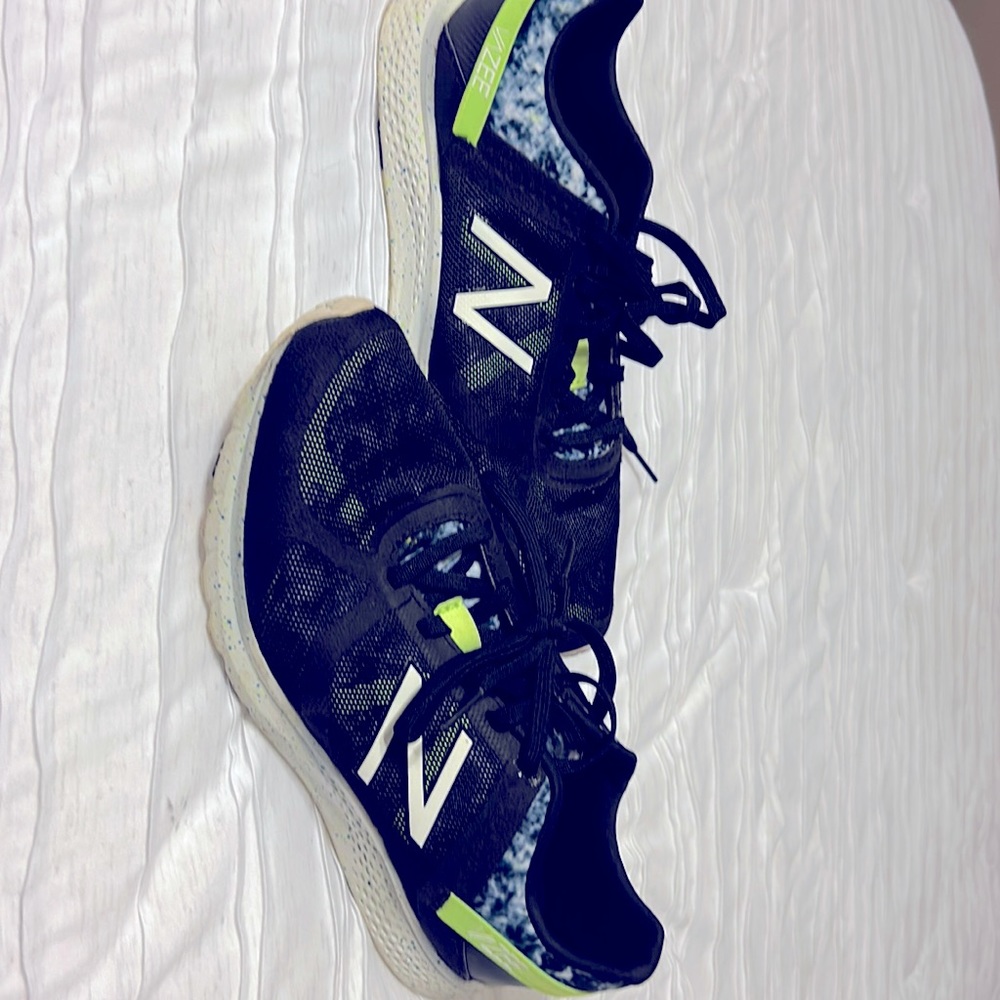 Woman’s new balance blazer transform size 9